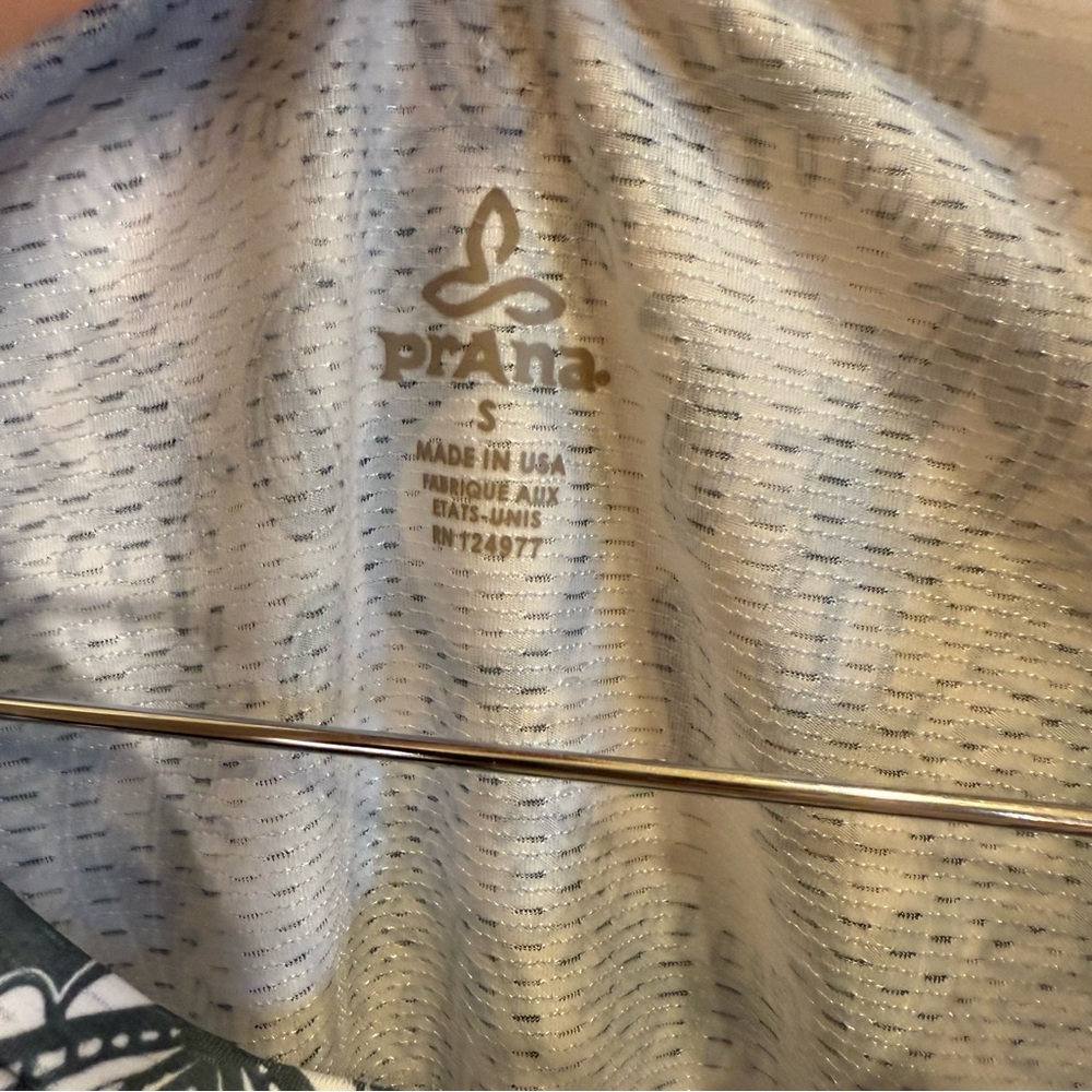 Prana Women’s Breathe Gray White Patterned Athletic Long Sleeve T sz S - Picture 5 of 10